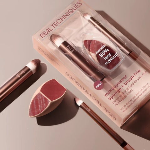 Real Techniques- Makeupsaver Sponge + Brush Trio